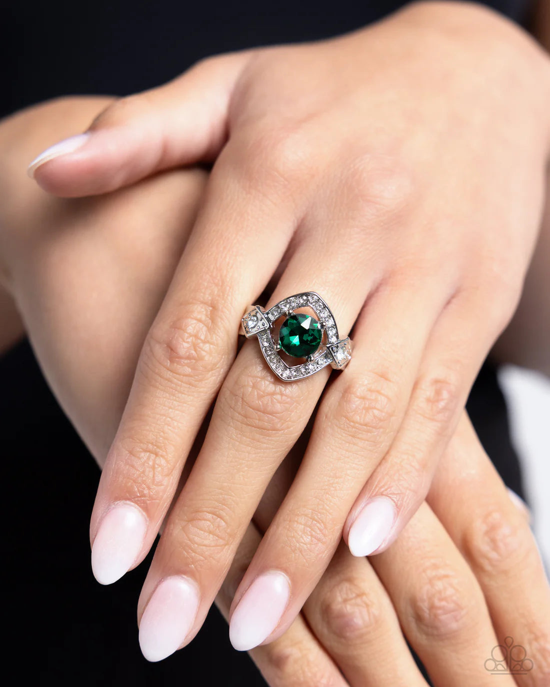 Paparazzi Rings - Undefeated Dazzle - Green