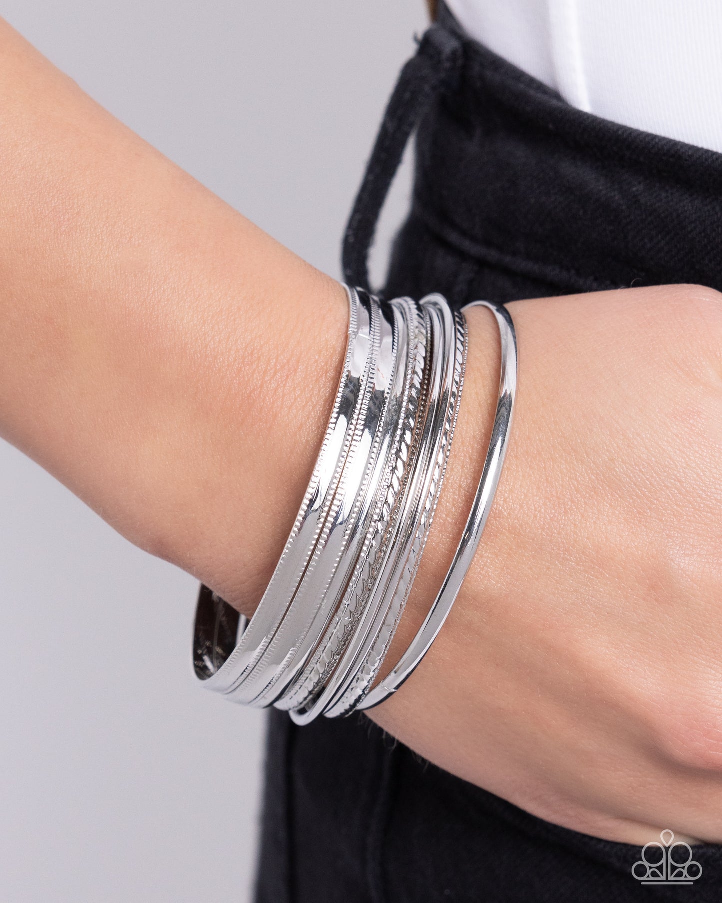 Paparazzi Bracelets - Stackable Shimmer - Silver Bracelet