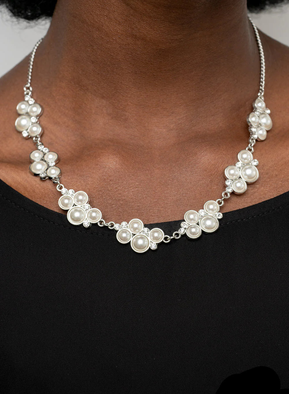 Paparazzi Necklaces - Grace to the Top - White
