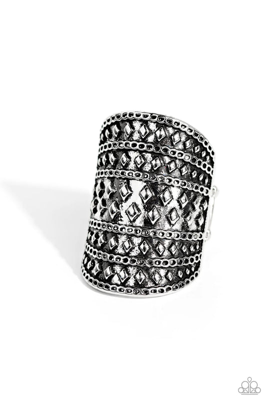 Paparazzi Rings - Diamondback Bravado - Silver