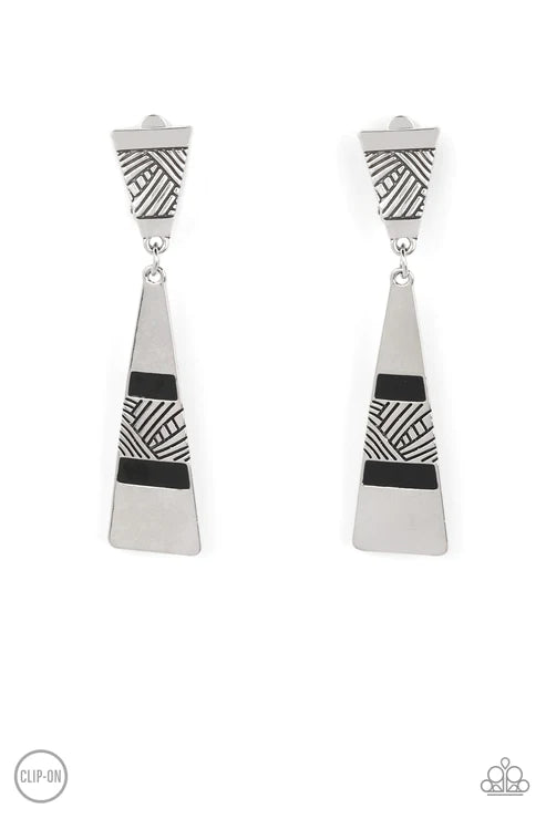 Paparazzi Earrings - Safari Seeker - Black