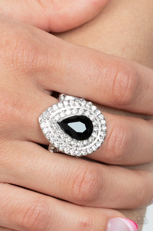 Paparazzi Rings - Icy Indulgence - Black