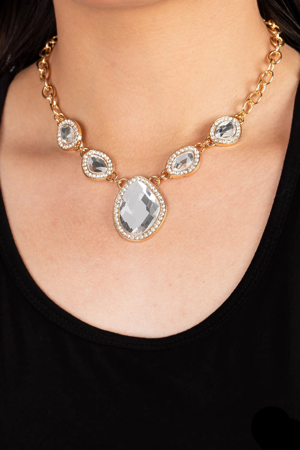 Paparazzi Necklaces - The Upper Echelon - Gold - N001S