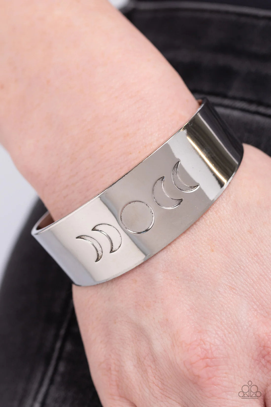 Paparazzi Bracelets - Lunar Effect - Silver