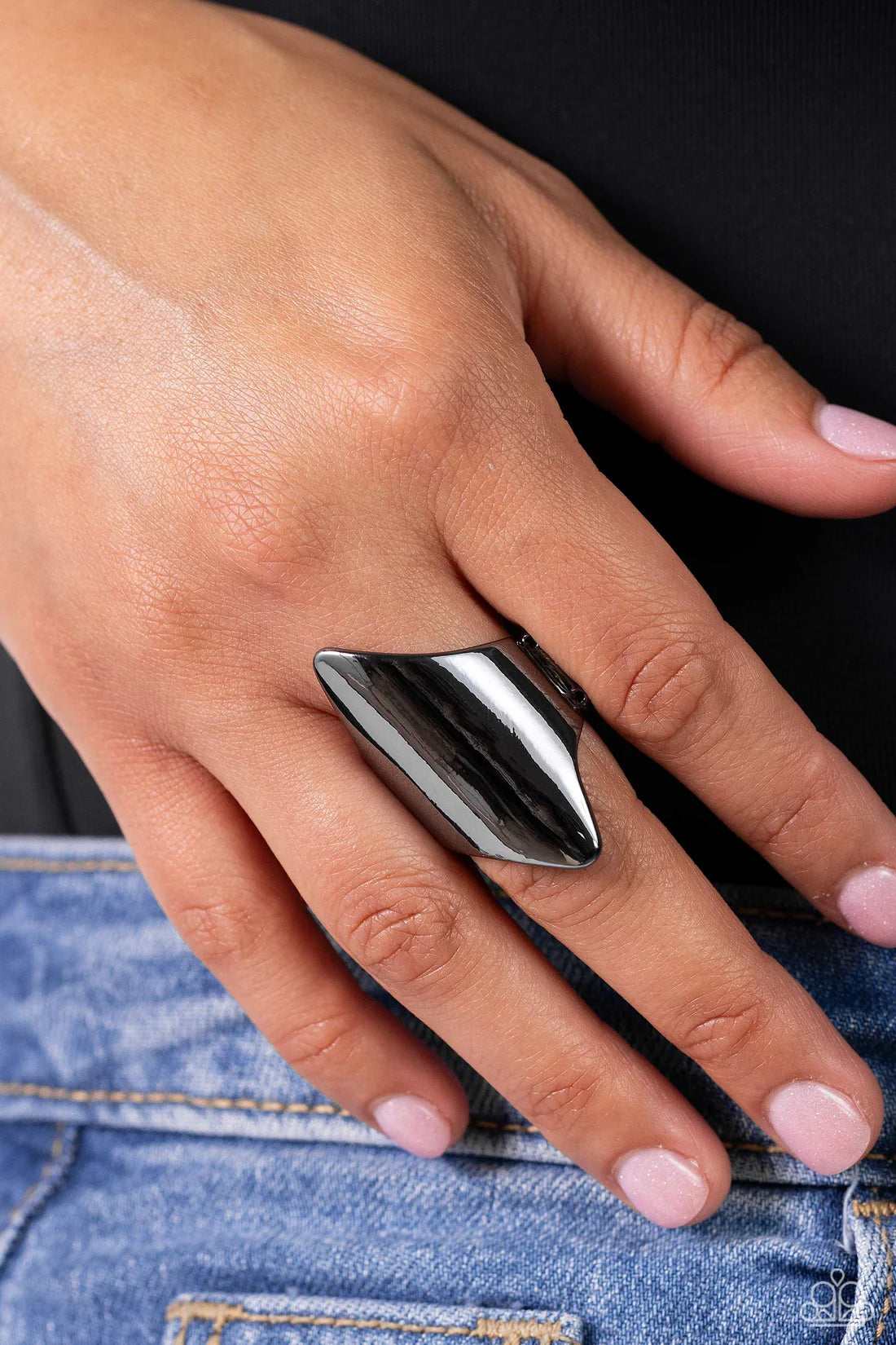 Paparazzi Rings - Pointed Palm Desert - Black