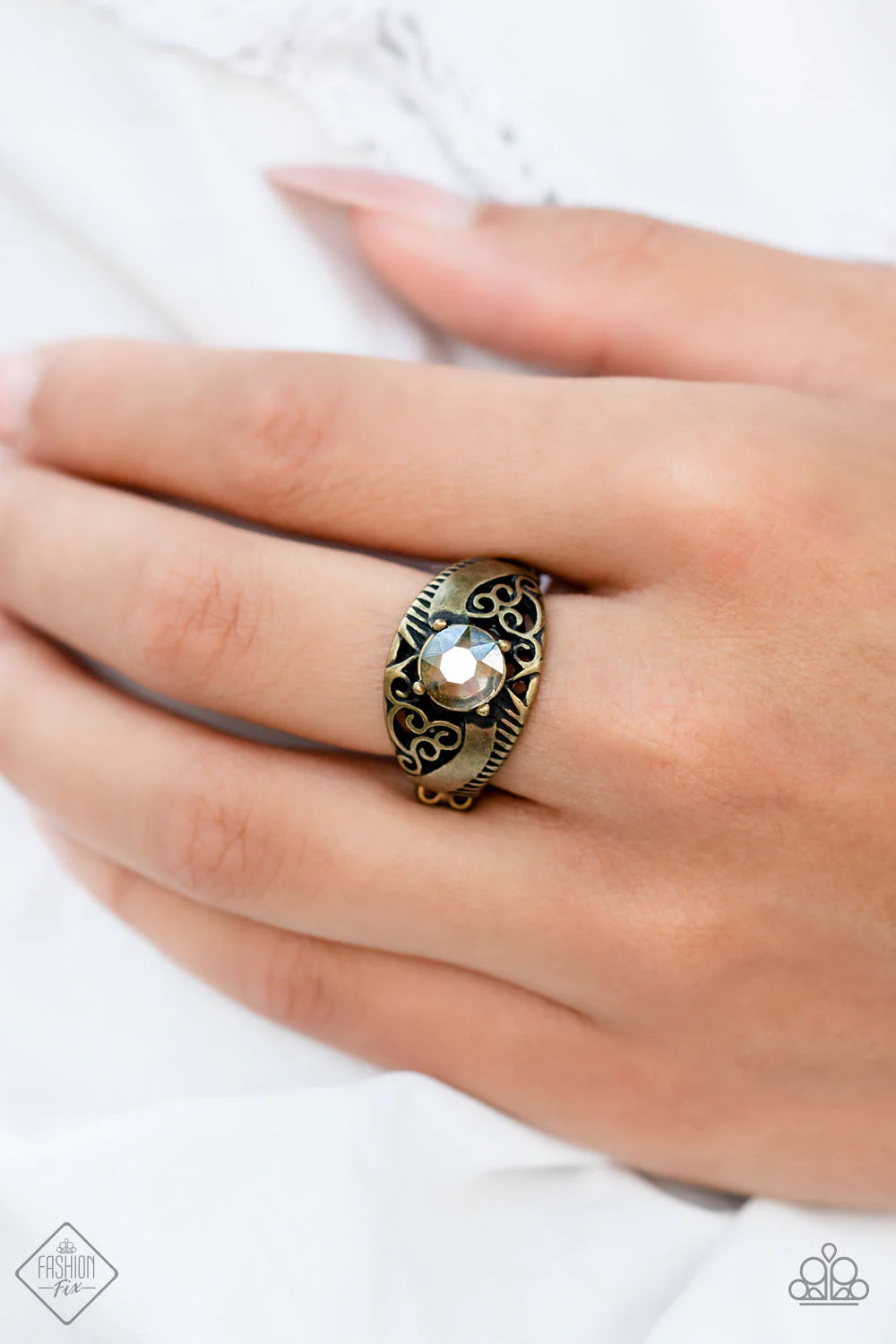 Paparazzi Rings - Shimmer in Time - Brass - Fashion Fix