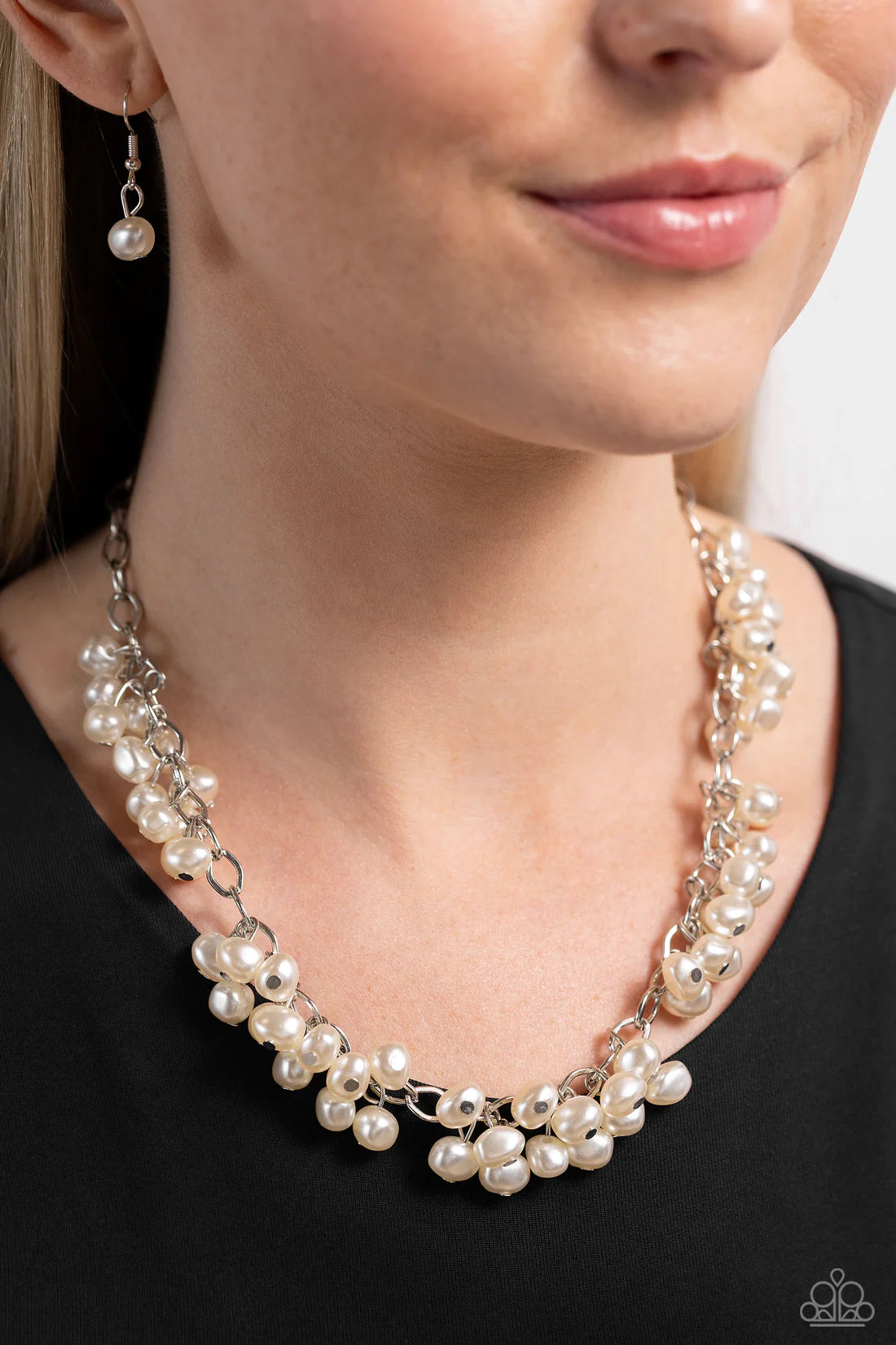 Paparazzi Necklaces - - Pearl Parlor - White