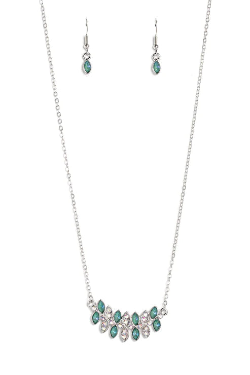 Paparazzi Necklaces - Lustrous Laurels - Green
