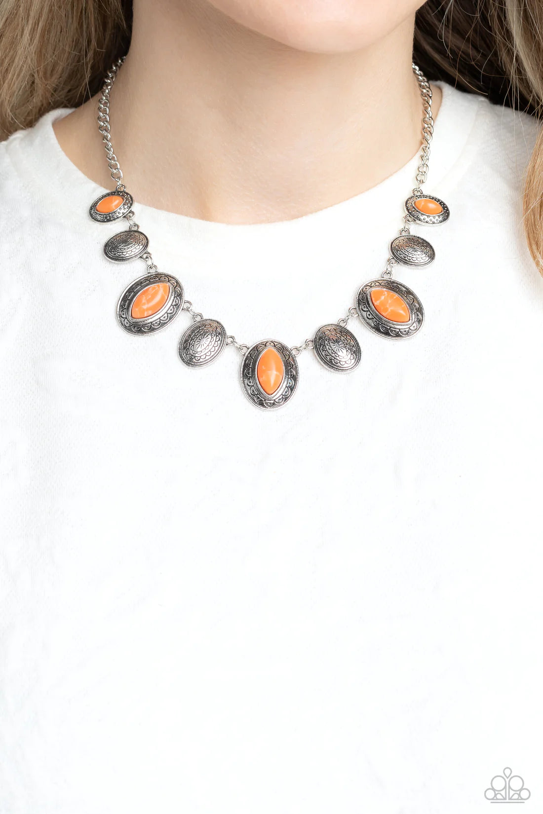 Paparazzi Necklaces - Textured Trailblazer - Orange