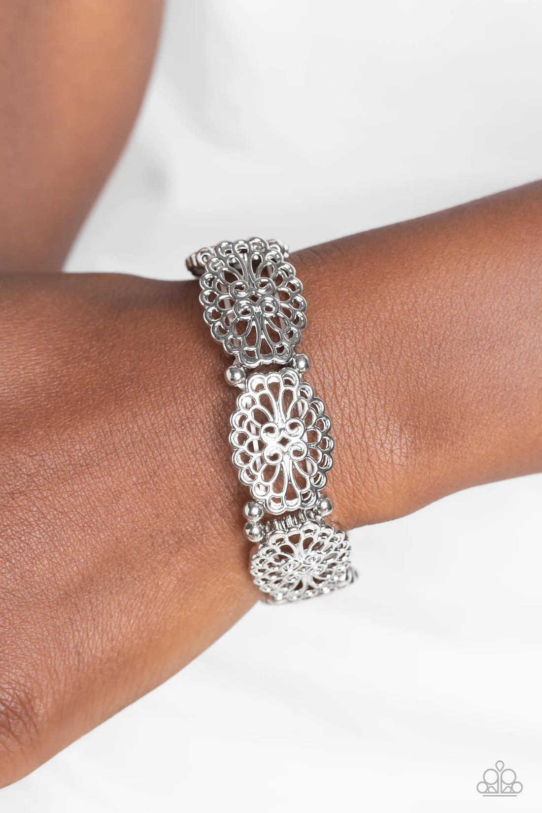 Paparazzi Bracelets - Curly Chic - Silver