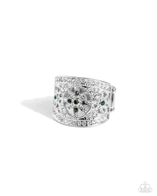 Paparazzi Rings - Gilded Glitz - Green