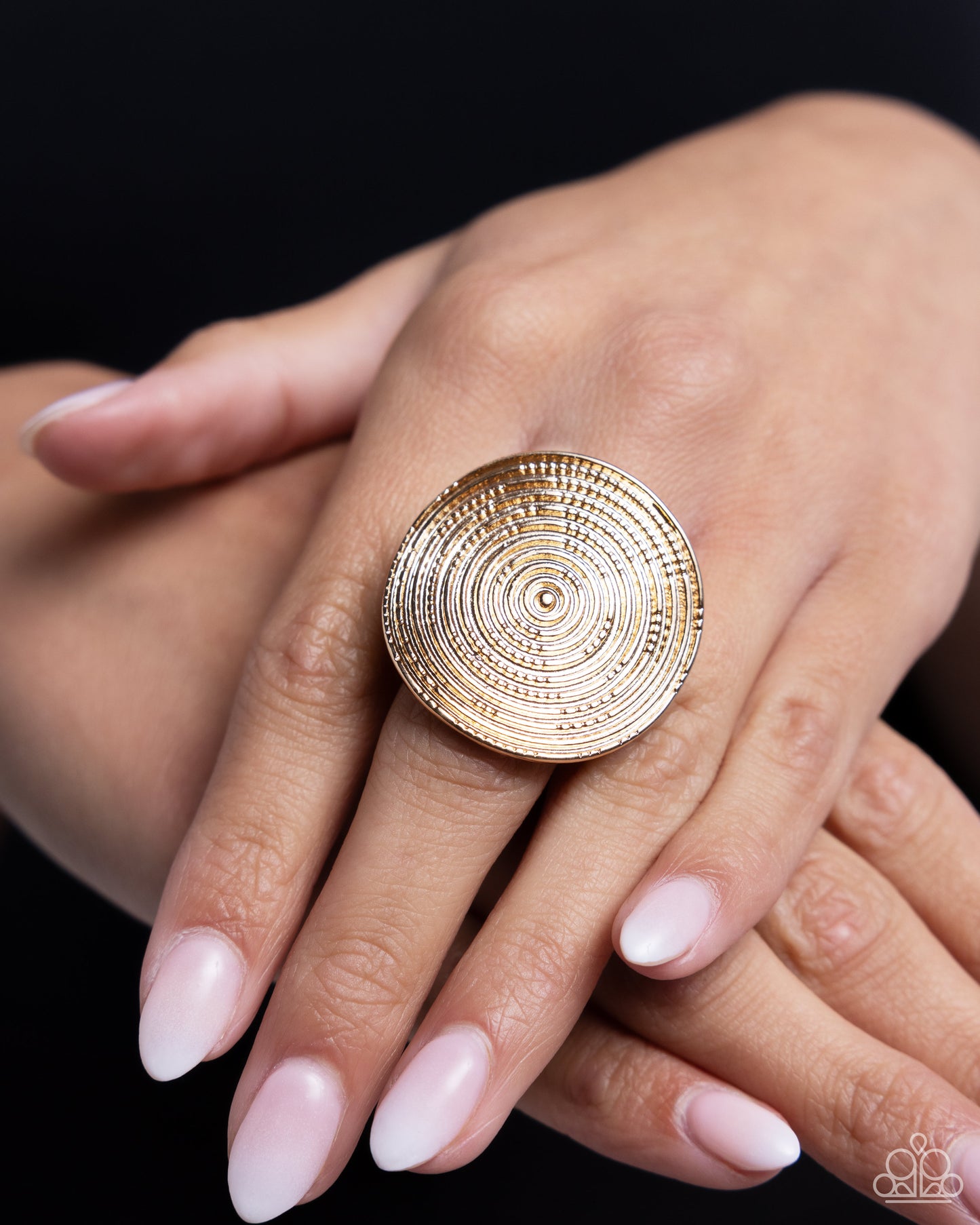 Paparazzi Rings - Dizzying Delight - Gold