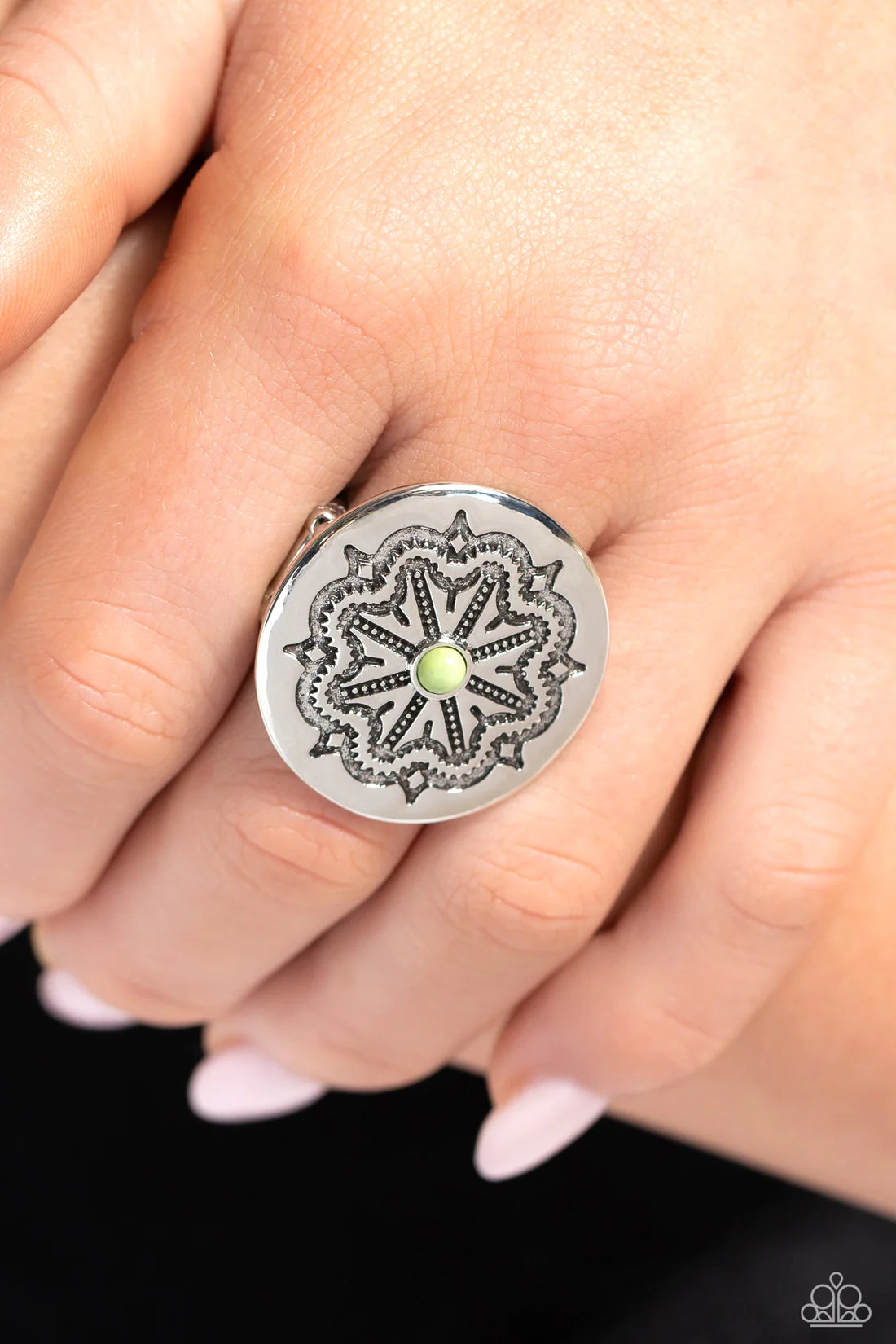 Paparazzi Rings - Carved Coachella - Green