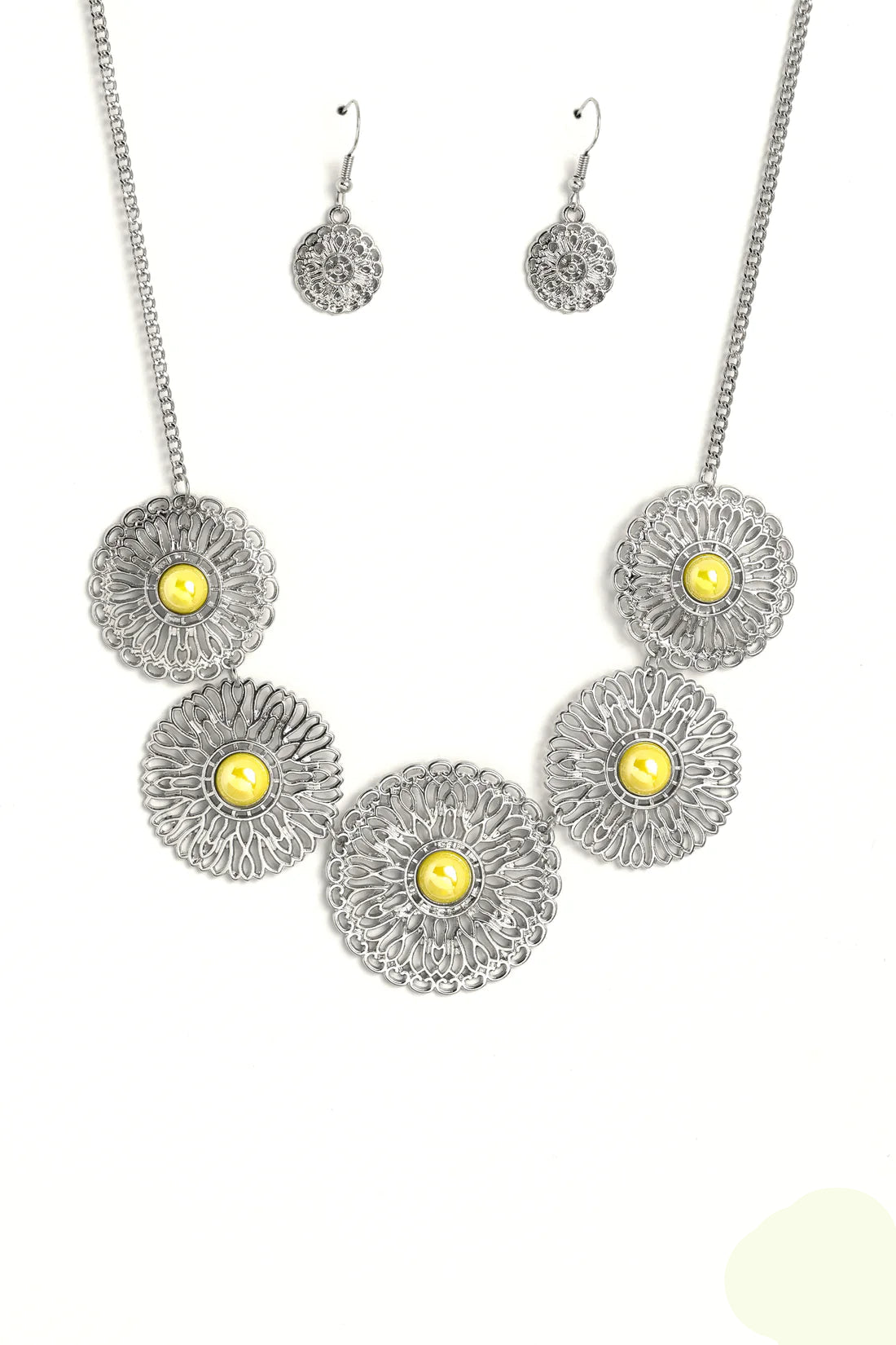 Paparazzi Necklaces - Chrysanthemum Craze - Yellow