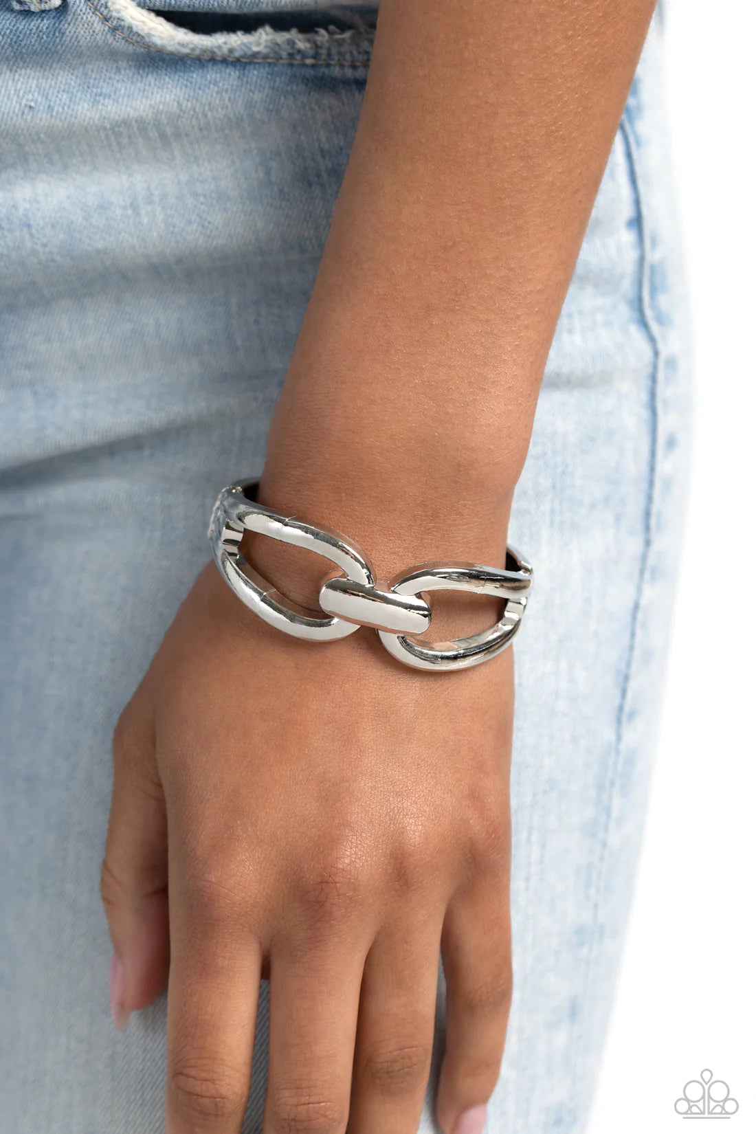 Paparazzi Bracelets - Mechanic Masquerade - Silver