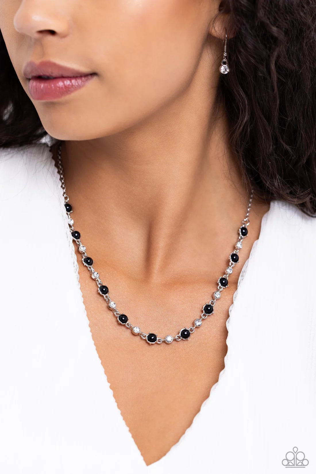 Paparazzi Necklaces - Pronged Passion - Black