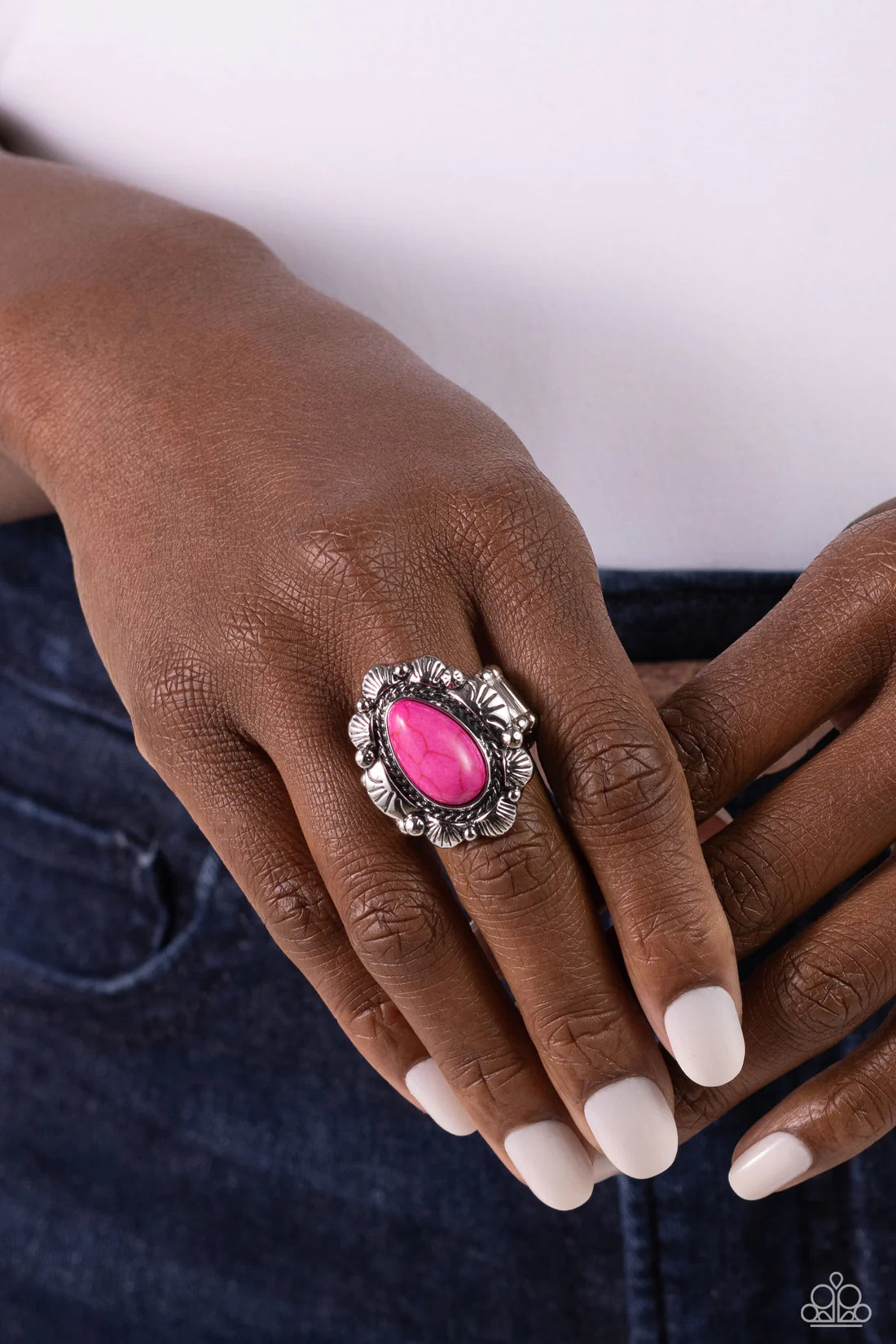 Paparazzi Rings - Scalloped in Stone - Pink