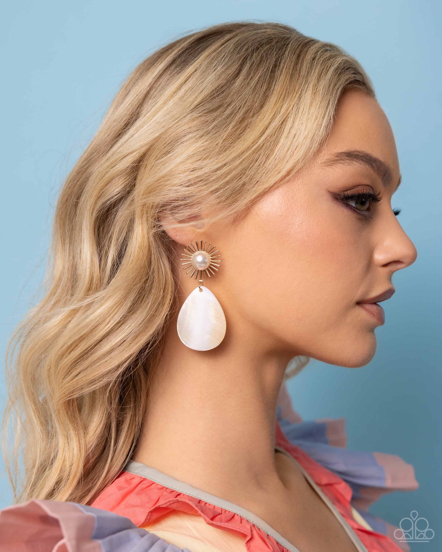 Paparazzi Earrings - Sunburst Sophistication - Gold