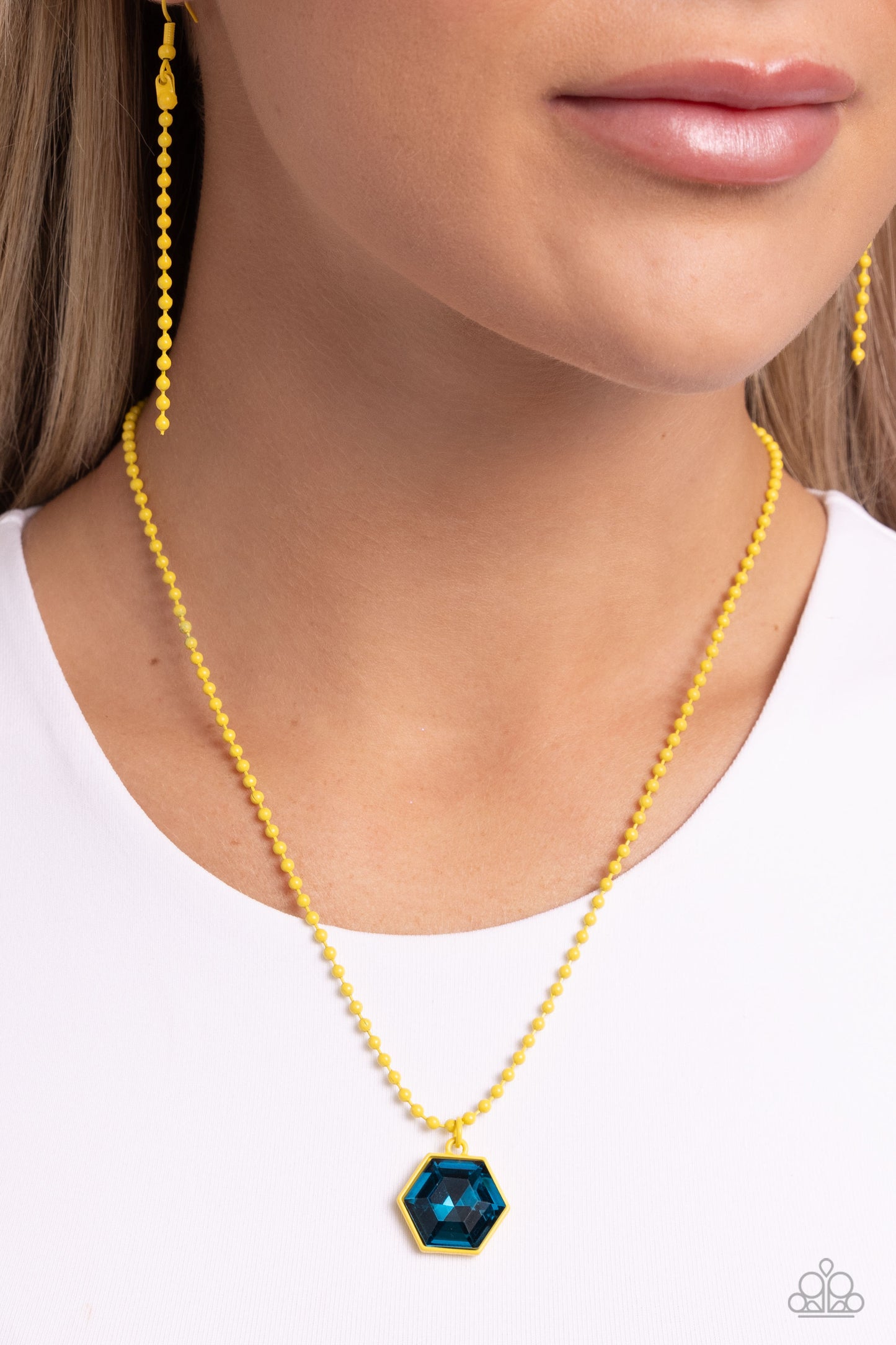 Paparazzi Necklaces - Sprinkle of Simplicity - Yellow
