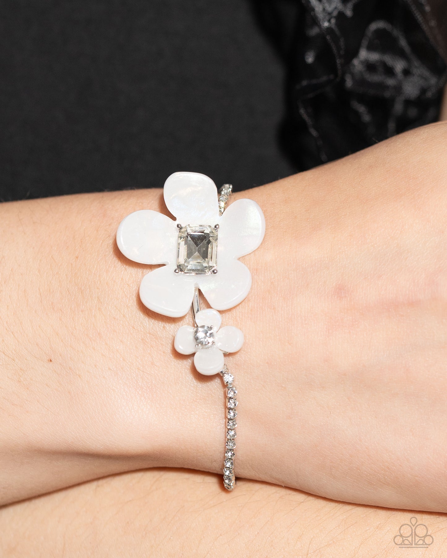 Paparazzi Bracelets - Dainty Devotee - White