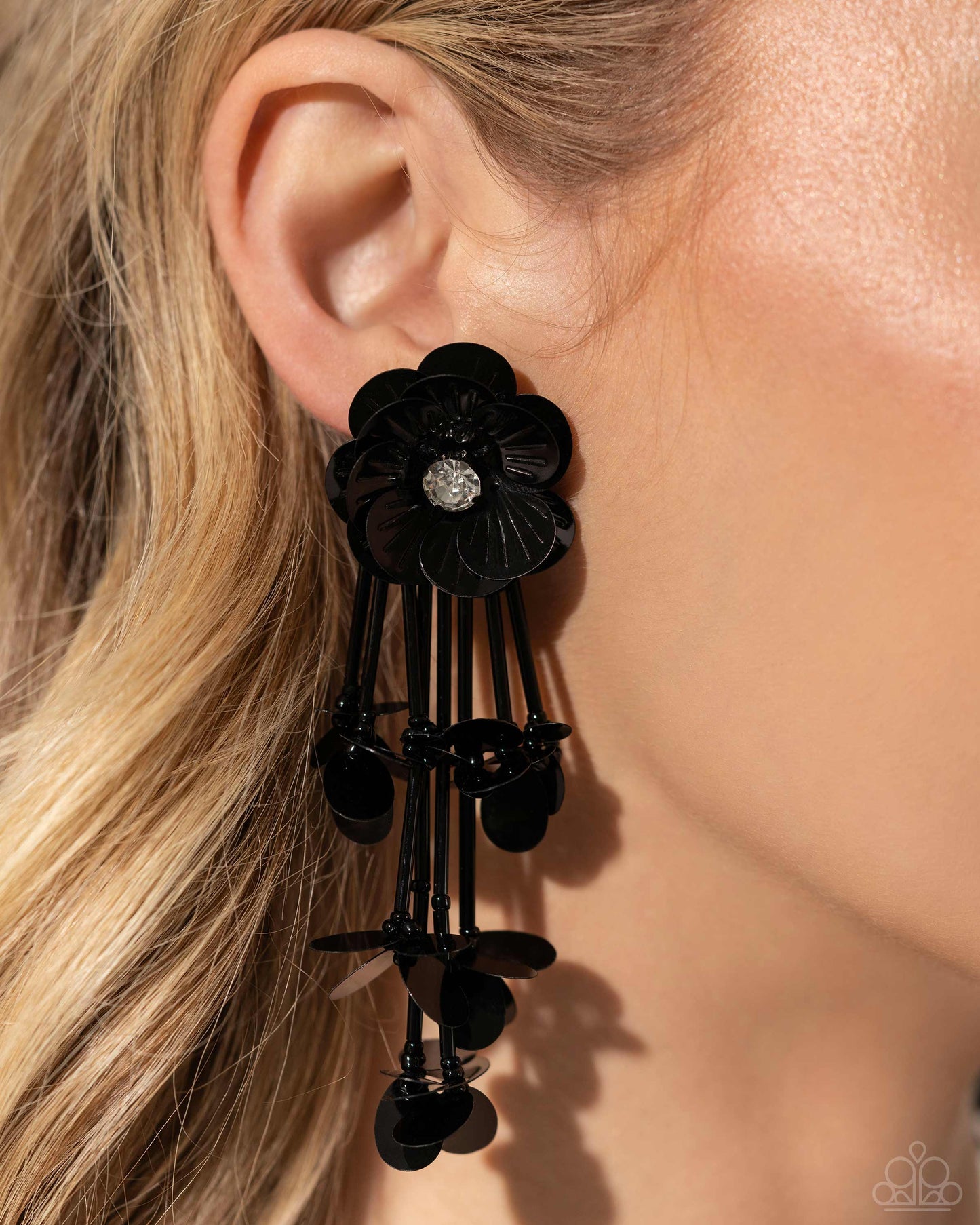 Paparazzi Earrings - Floral Future - Black