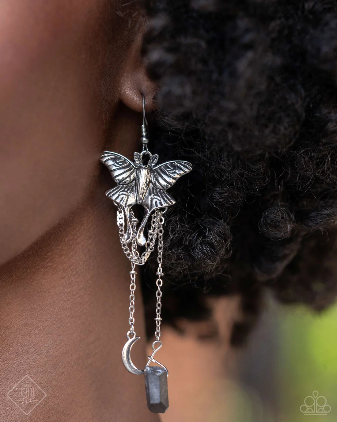 Paparazzi Earrings - Mothe Master - Silver - Fashion fix