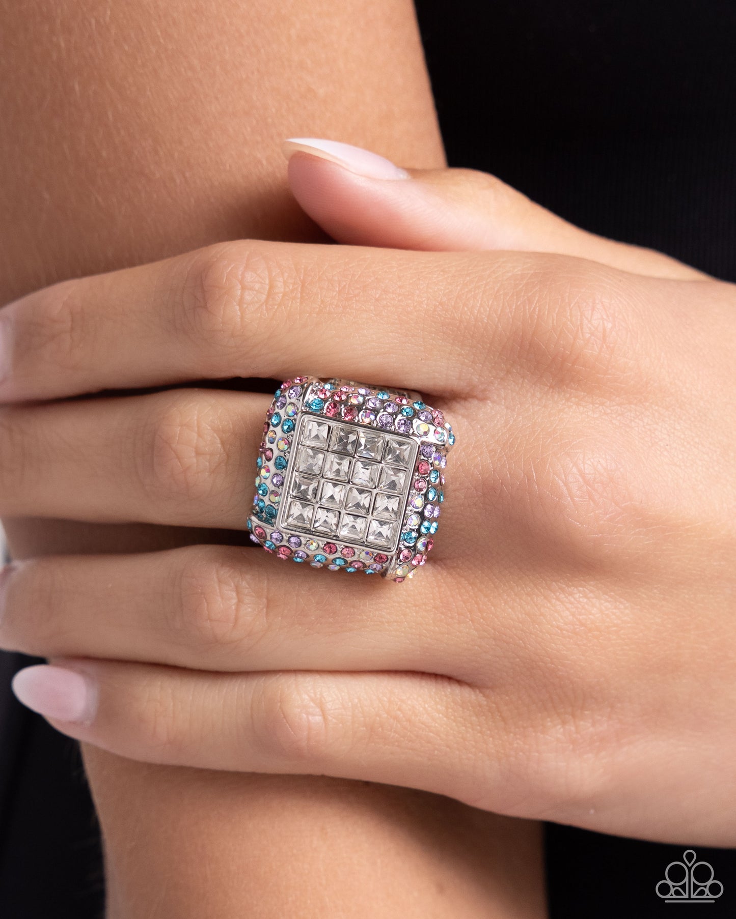 Paparazzi Rings - Medium SQUARE - Multi