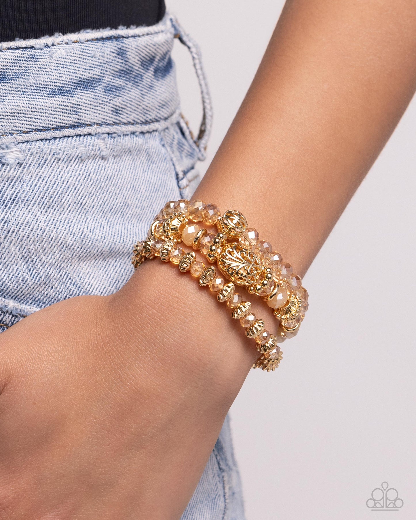 Paparazzi Bracelets - Malibu Maiden - Gold