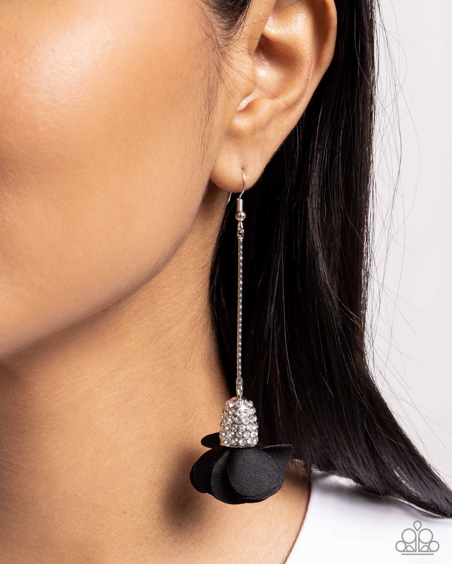 Paparazzi Earrings - Drop Dead Dazzle - Black