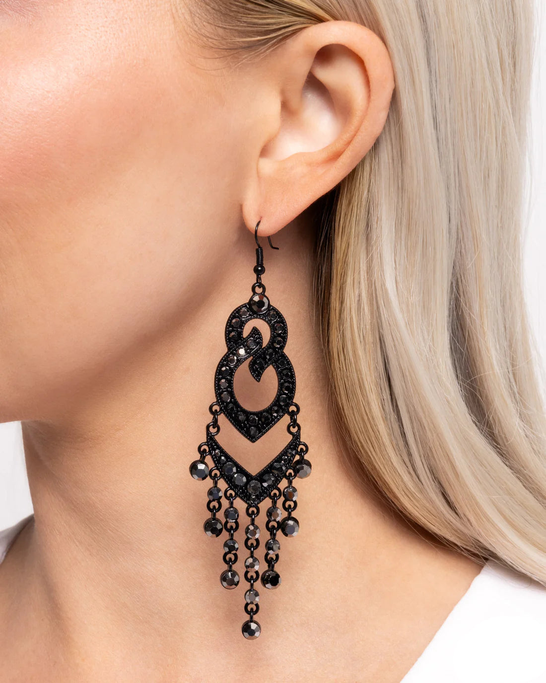 Paparazzi Earrings - Pristine Precipitation - Black