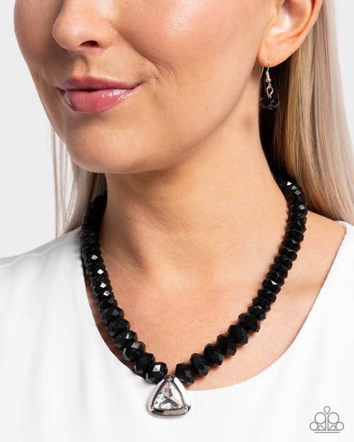 Paparazzi Necklaces - Trailblazing Triangle - Black