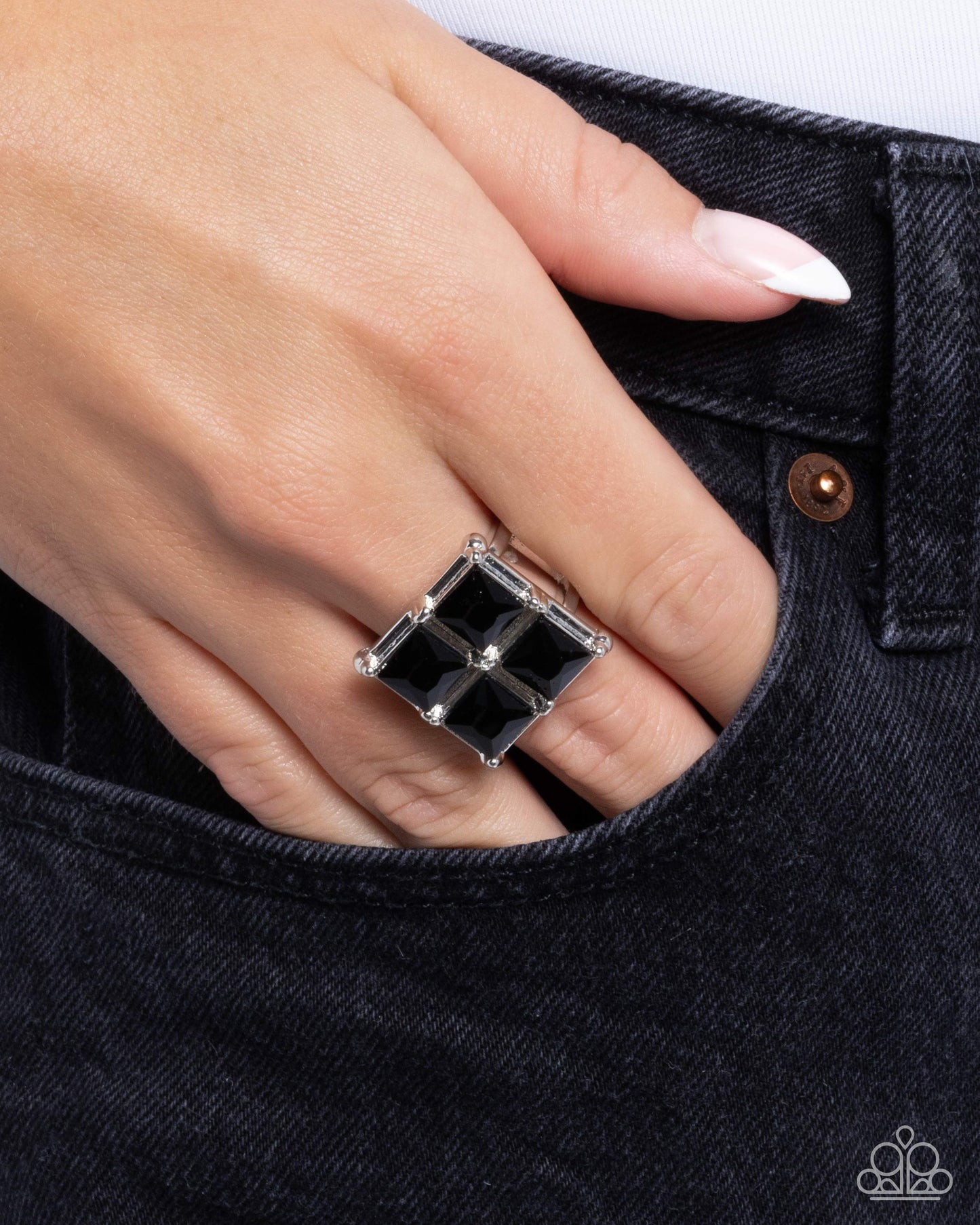 Paparazzi PREORDER Rings - Window Whimsy - Black