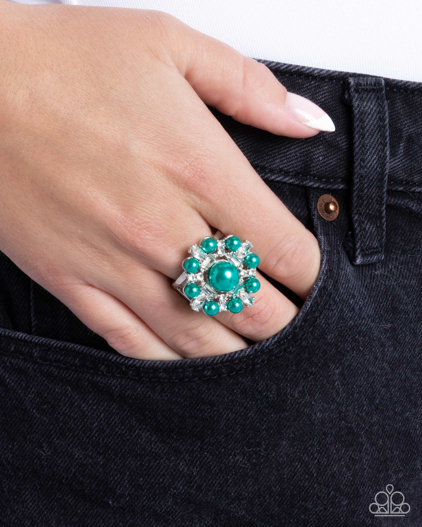 Paparazzi PREORDER Rings - Pointed Park Avenue - Green