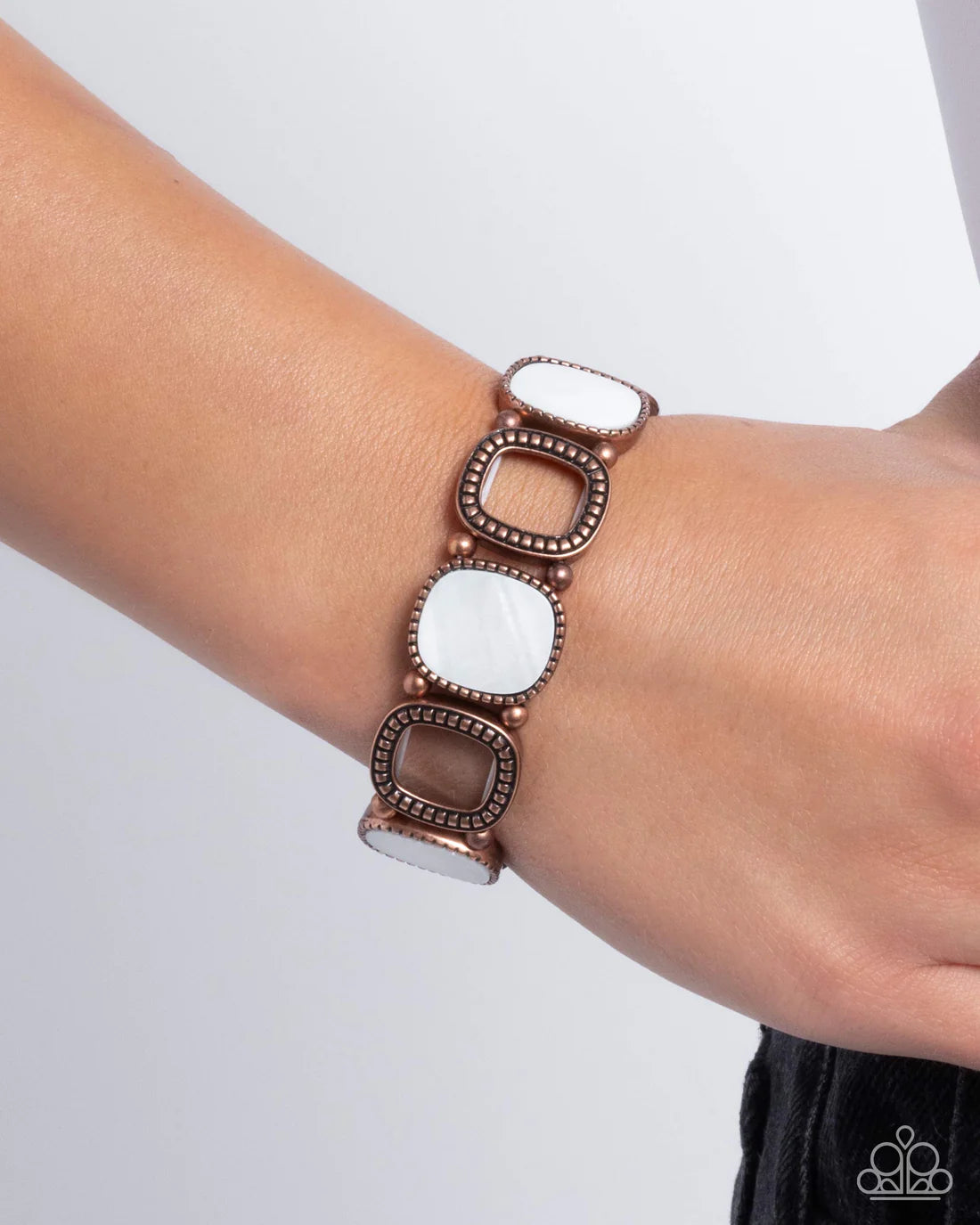 Paparazzi Bracelets - Socialite Shells - Copper