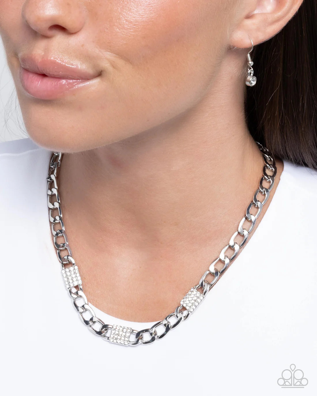 Paparazzi Necklaces - Impressive Independence - White
