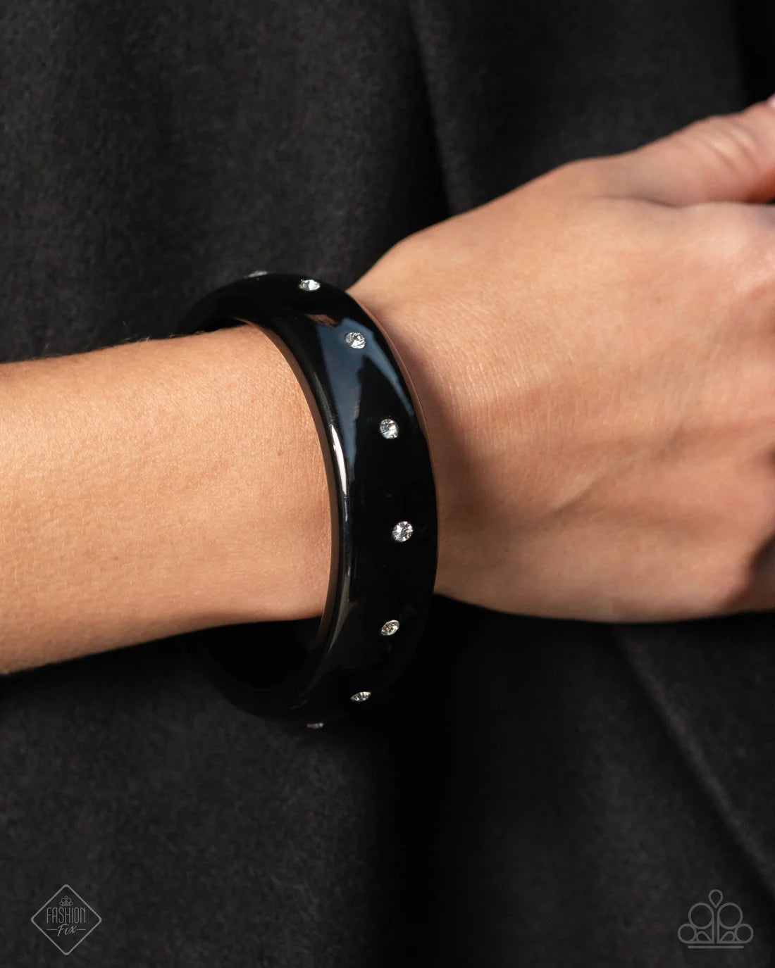 Paparazzi Bracelets - Fashion Fix - Cheeky Chic - Black - MM-0225