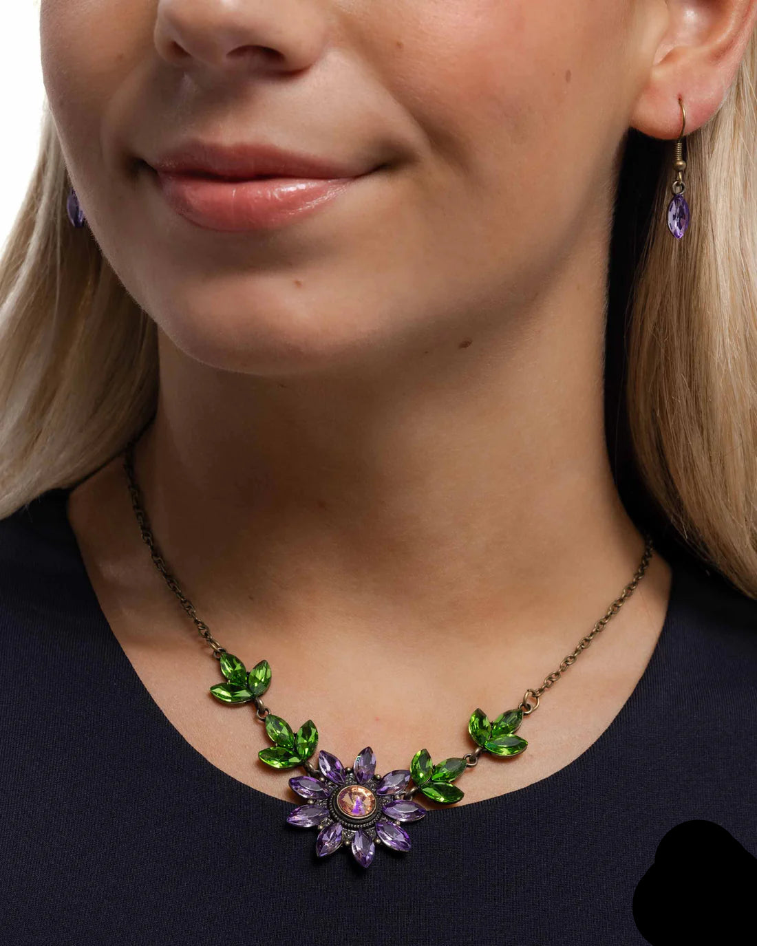 Paparazzi Necklaces - Blossoming Baseline - Brass