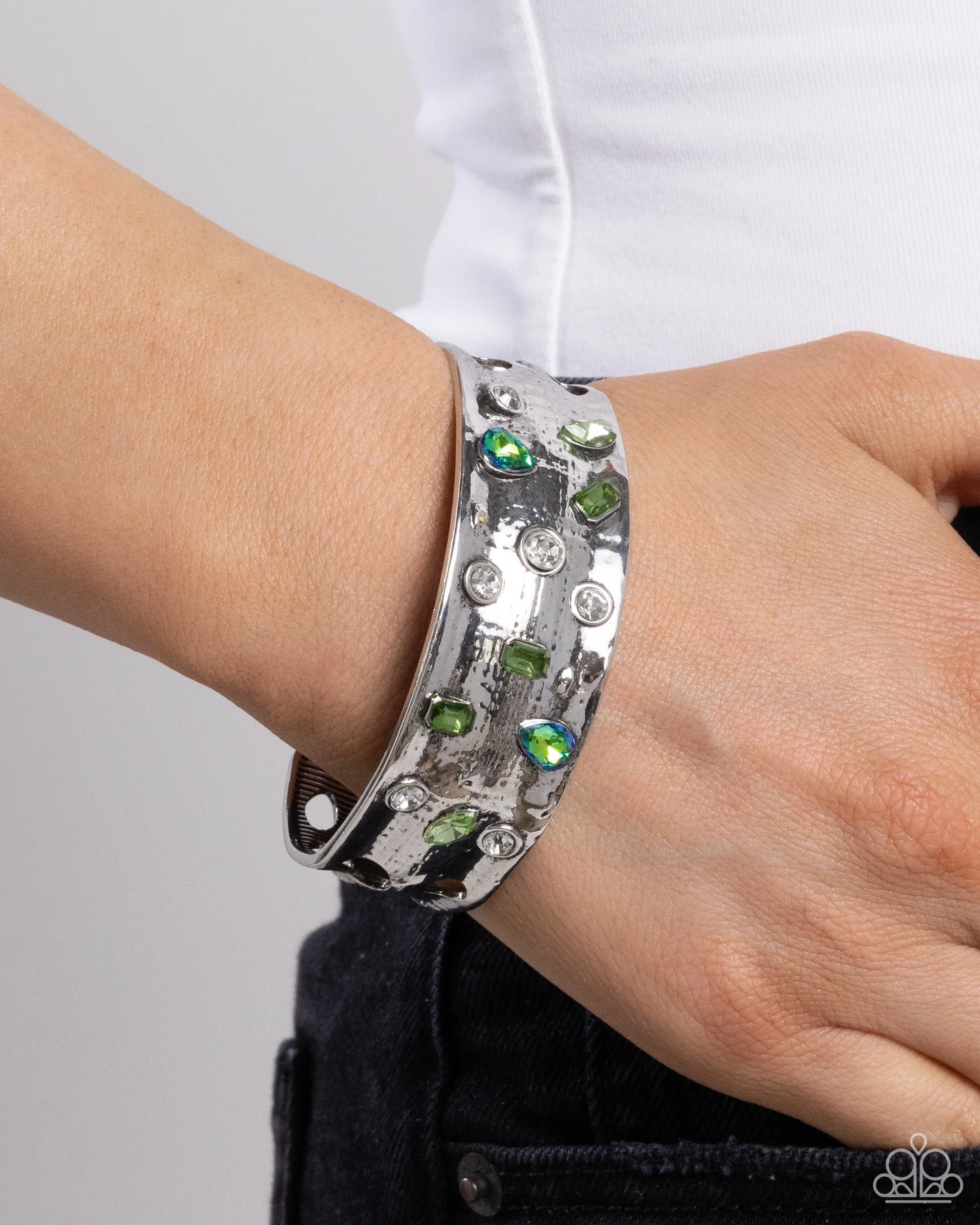 Paparazzi Bracelets - Embellished Empire - Green