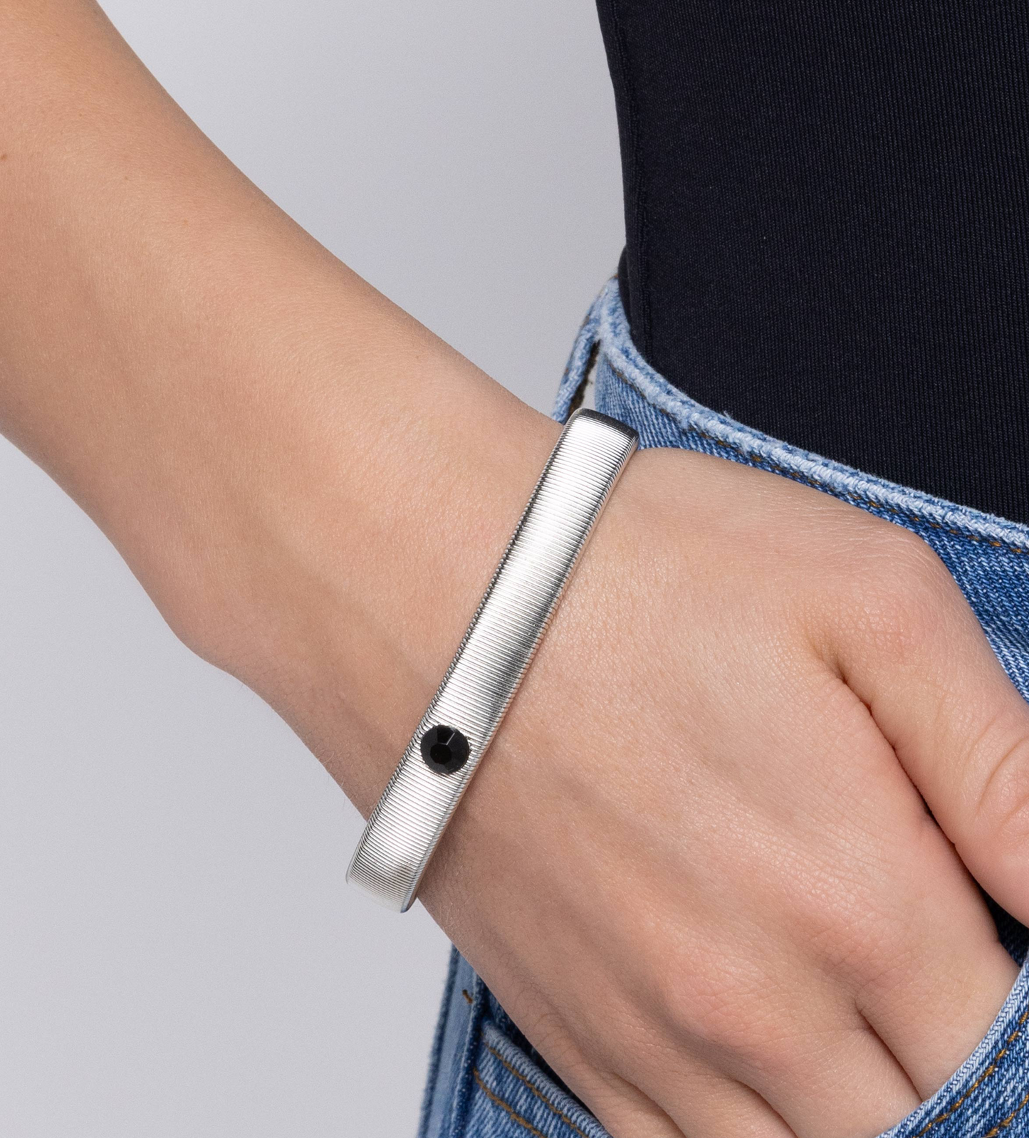 Paparazzi Bracelets - Surprising Solo - Black