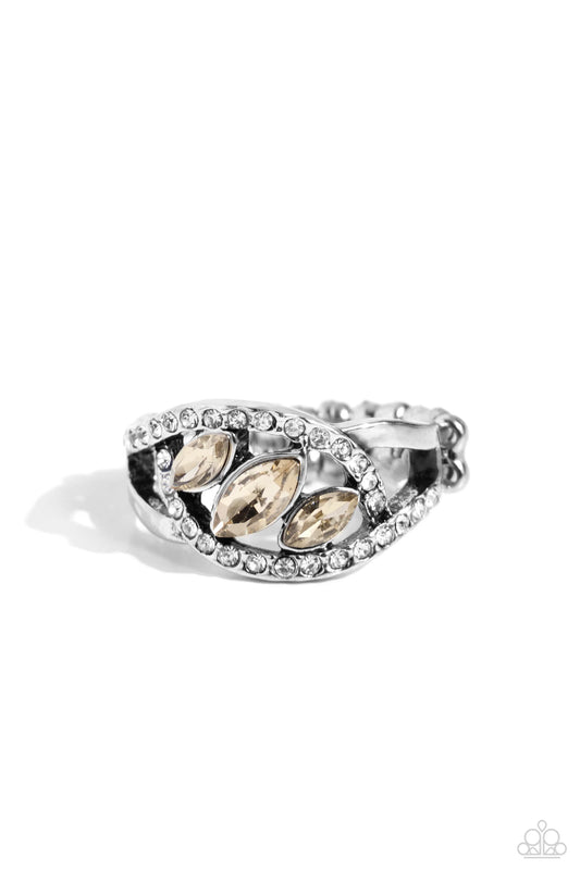 Paparazzi Rings - Stiletto Sparkle - Brown