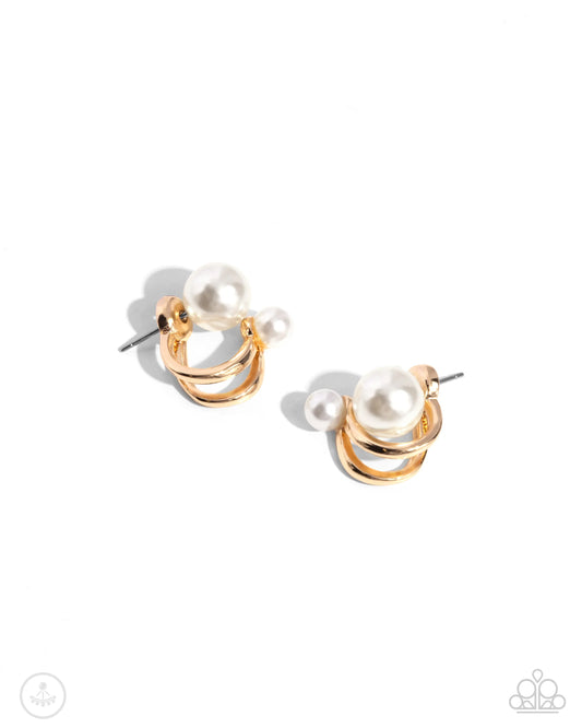 Paparazzi Earrings - Sophisticated Socialite - Gold