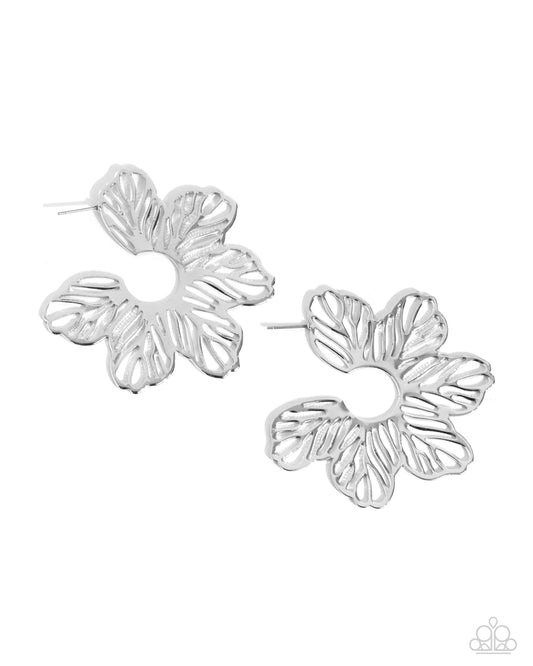 Paparazzi Earrings - floral Fame - Silver