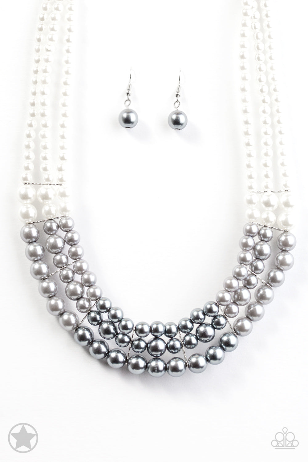 Paparazzi Blockbuster Necklaces - Lady In Waiting - Silver