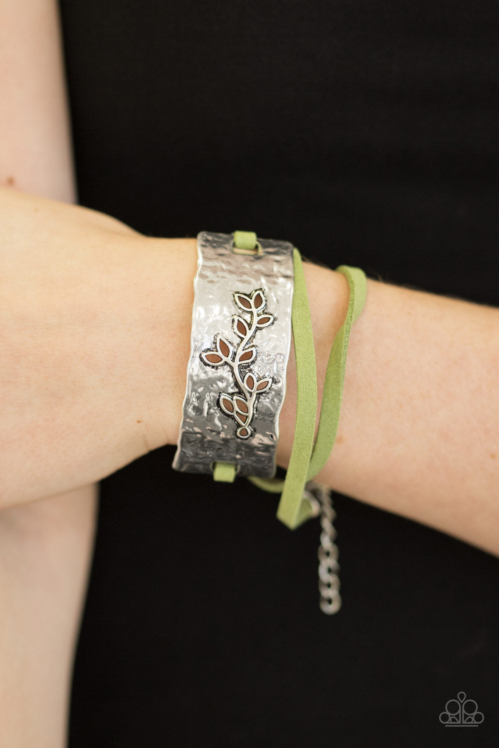 Paparazzi Urban bracelet - Branching Out - Green