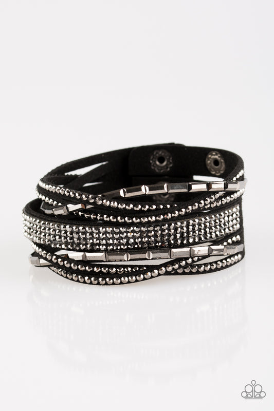 Paparazzi Urban Collection - Tough Girl Glamour - Black