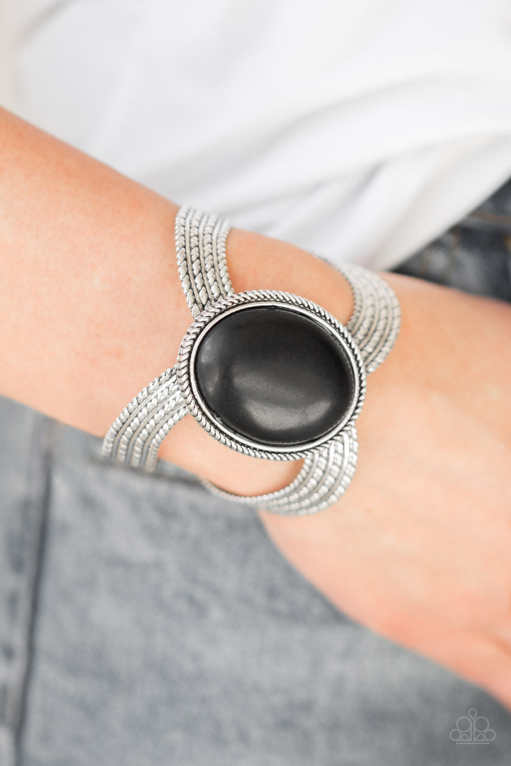 Paparazzi Bracelets - Coyote Couture - Black