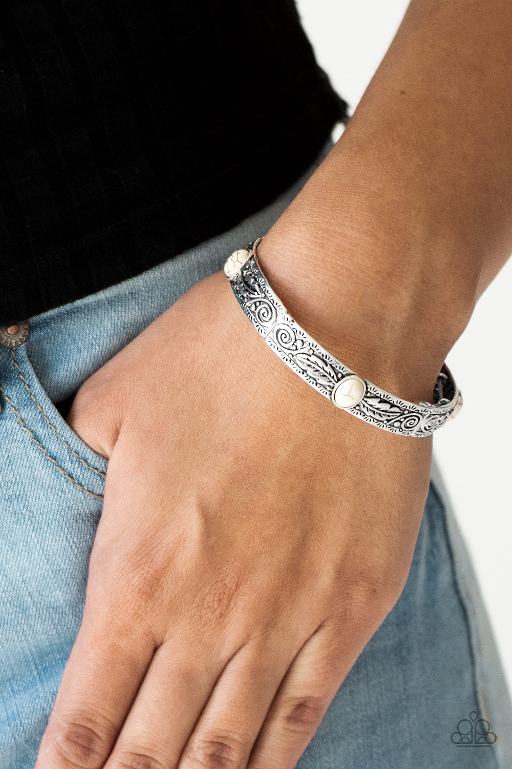 Paparazzi Bracelets - Wild West Story - White