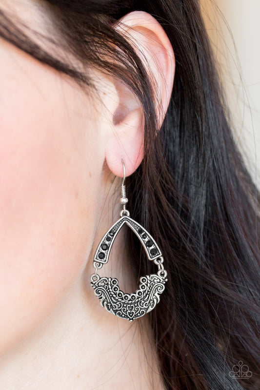 Paparazzi earring - Royal Engagement - Black