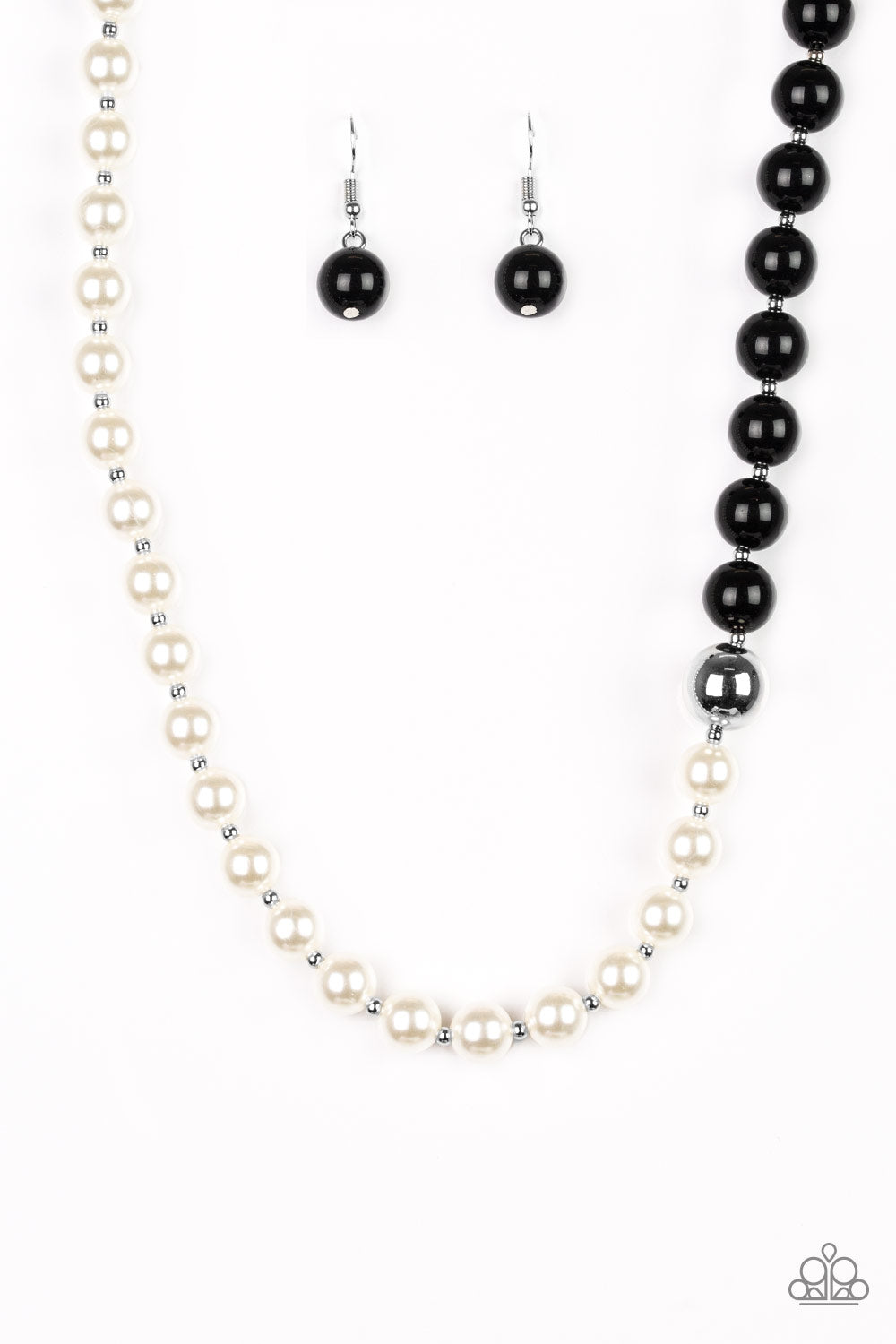 Paparazzi Necklaces - 5th Avenue A-Lister - Black