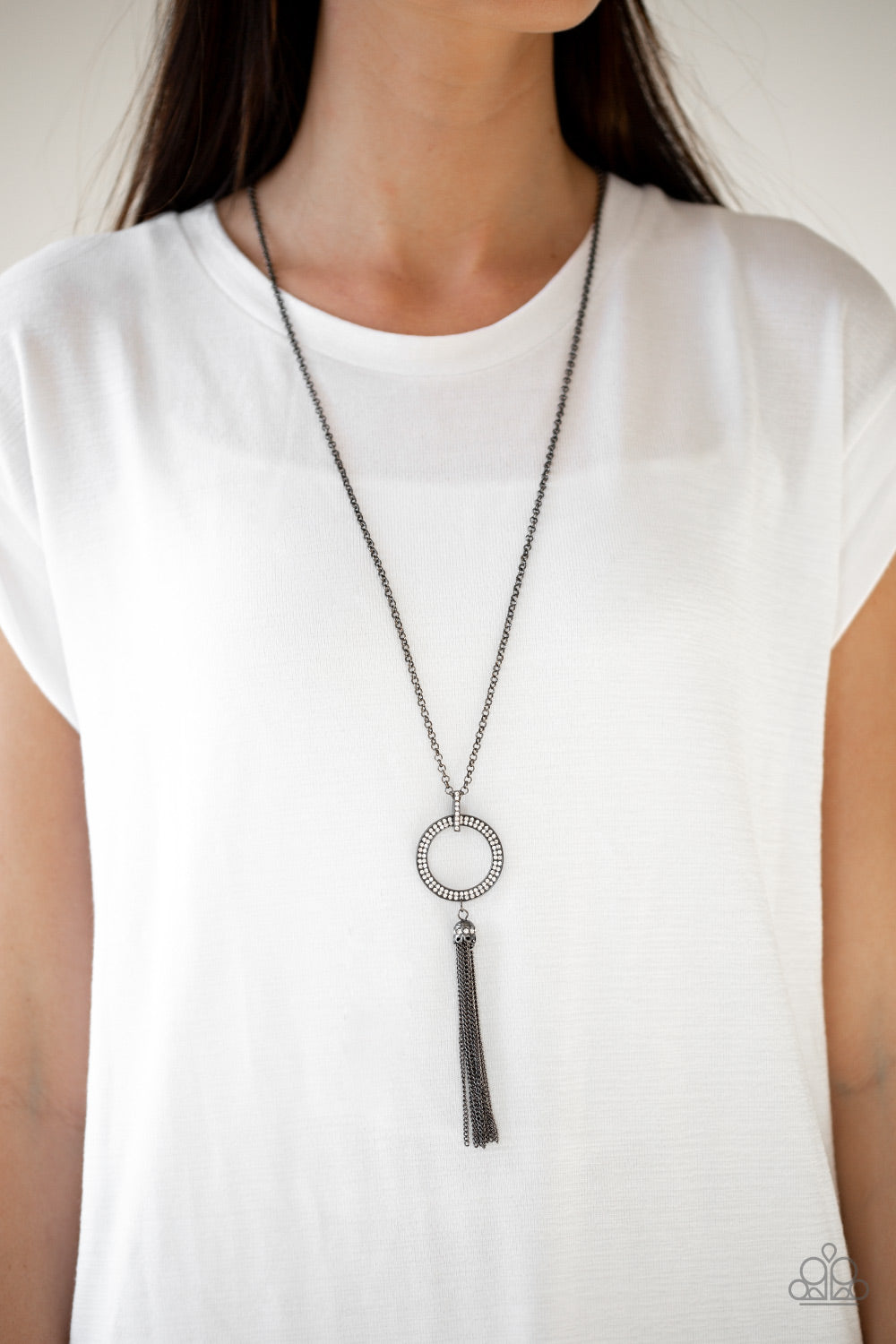 Paparazzi Necklaces - Straight To The Top - Black